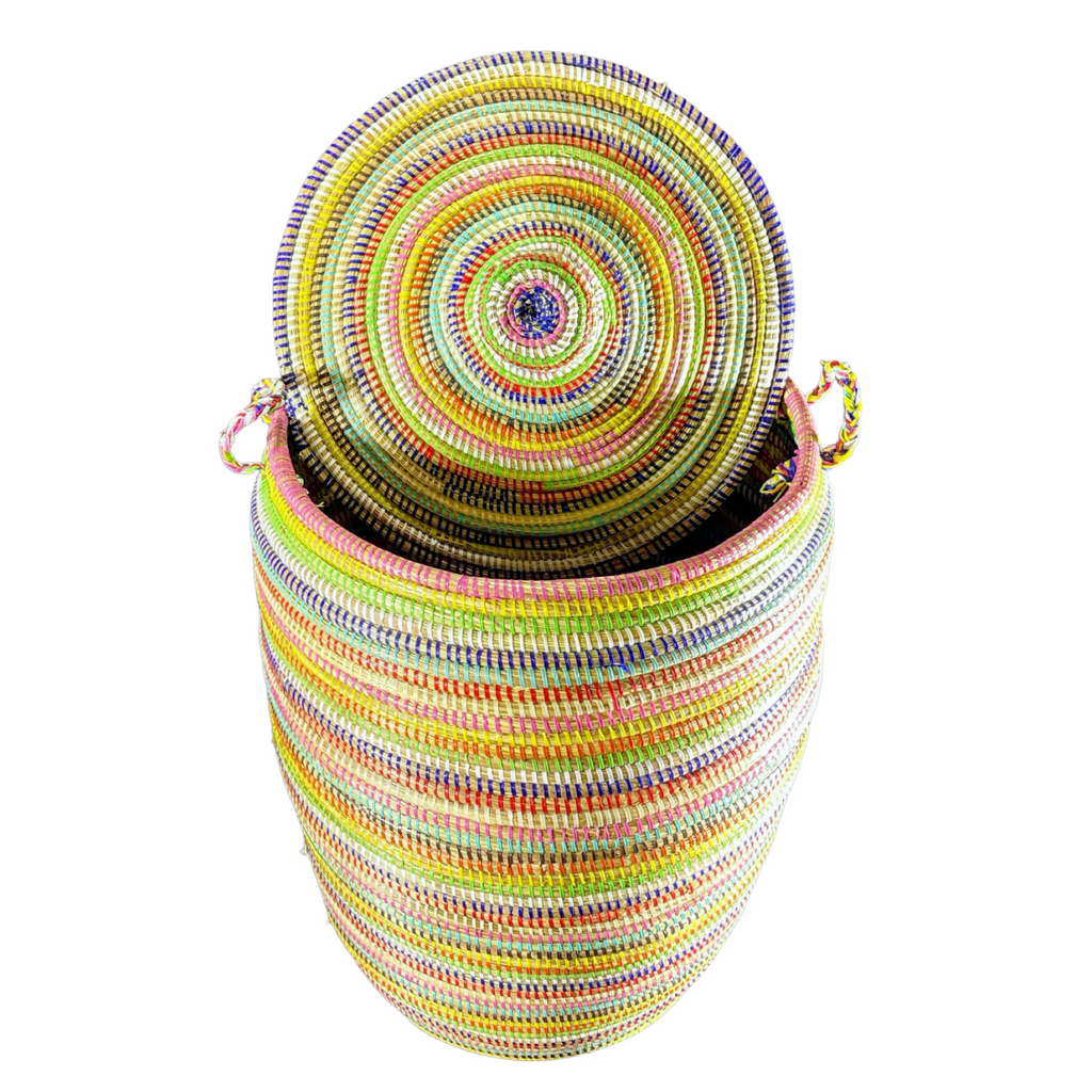 Panier XL #274 multicolore, en osier et plastique recyclé, vue sur couvercle