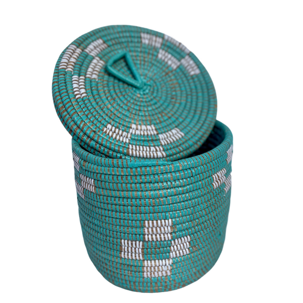 Panier potumew (turquoise/blanc) #451 en osier et plastique recyclé, vue sur couvercle